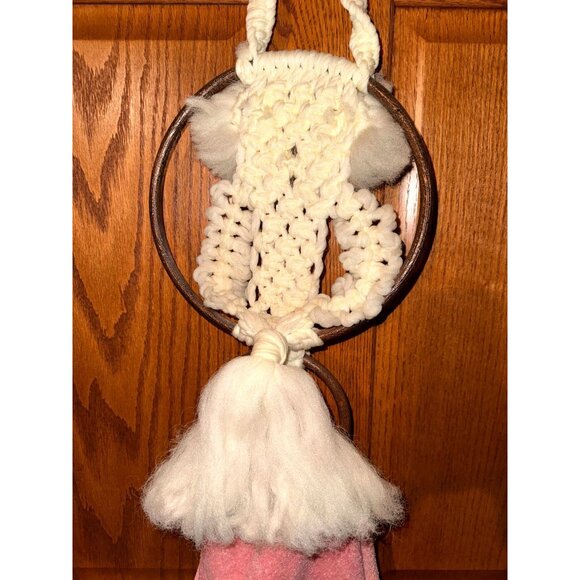 Vintage Macrame Owl Towel Holder With Pink Towel & Lace Trim - Picture 5 of 13